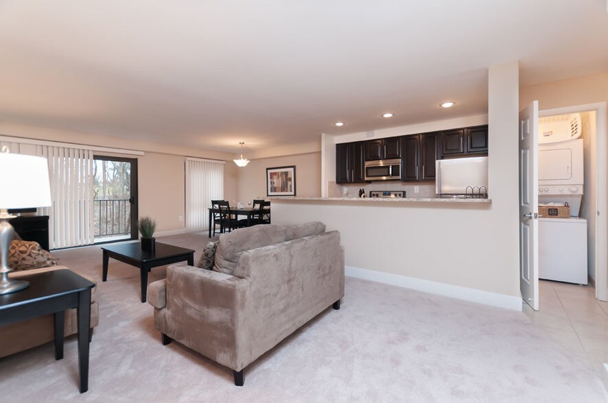 More Photos Of 1001-1003 Easton Rd, Willow Grove Apartments For Lease