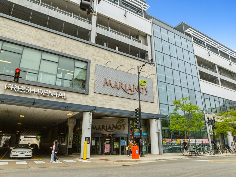 More Photos Of 3030 N Broadway St, Chicago Storefront For Sale