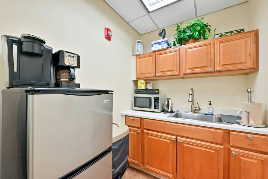 More Photos Of 200 Passaic St, Hackensack Office For Sale