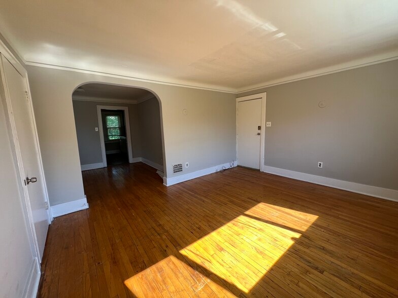 More Photos Of 12048 Meyers Rd, Detroit Multifamily For Sale