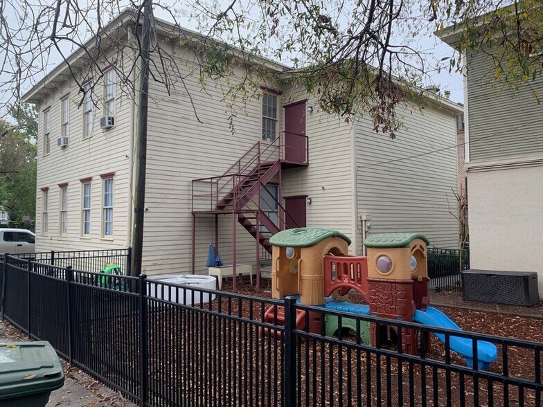 More Photos Of 429 Tattnall St, Savannah Daycare Center For Sale