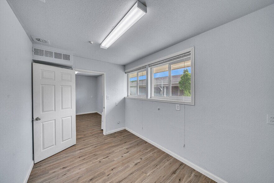 More Photos Of 2820 Broadmoor Ave, Concord Restaurant For Sale