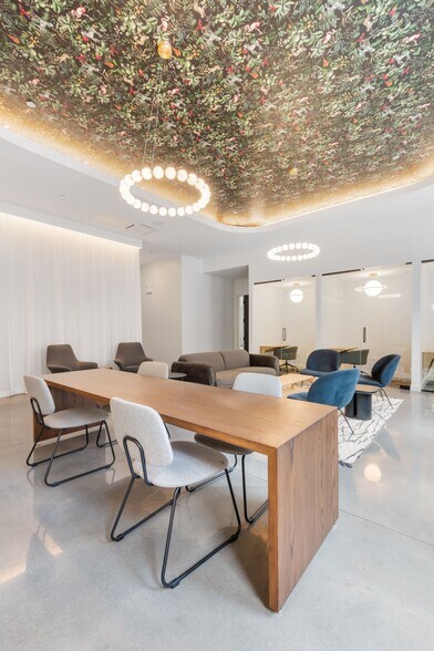 More Photos Of 4501 N Sheridan Rd, Chicago Apartments For Lease