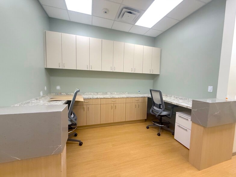 More Photos Of 7483 Sand Lake Commons Blvd, Orlando Medical For Lease