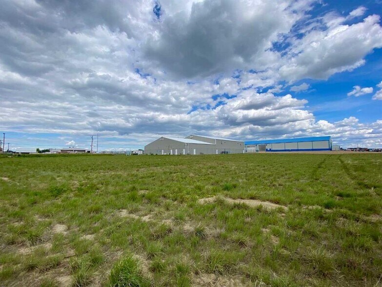 More Photos Of 5508 Guardian Street Macklin SK S0L 2C0, Macklin Warehouse For Sale