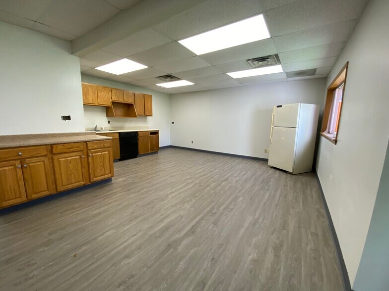 More Photos Of 314 Lakeside Rd, Solvay Light Distribution For Sale