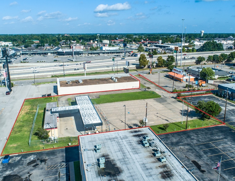 More Photos Of 123 W Main St, Humble Storefront For Sale