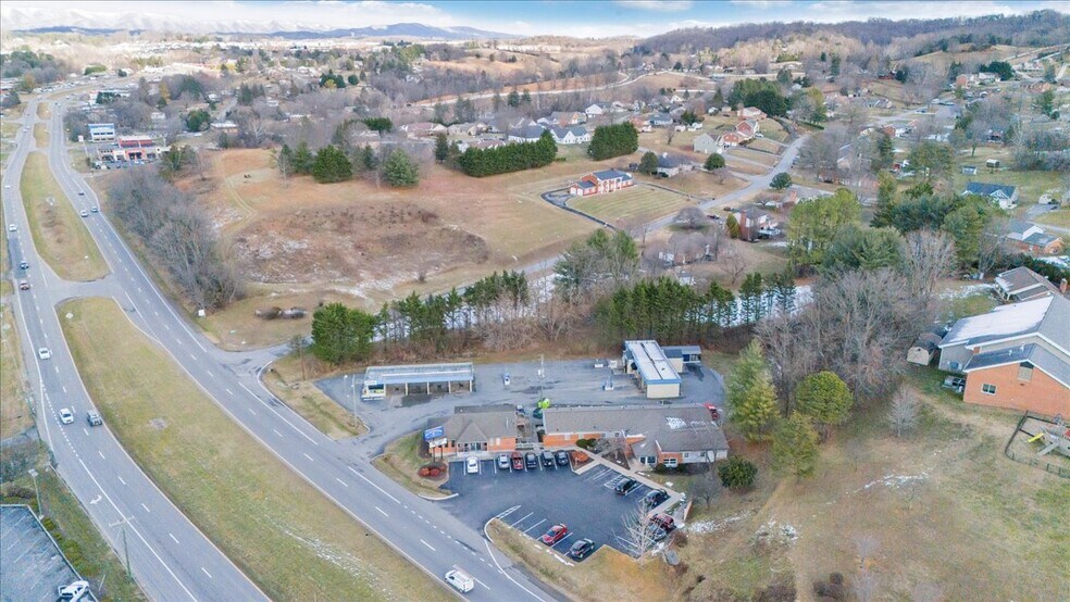 More Photos Of 870 Roanoke Rd, Daleville Carwash For Sale