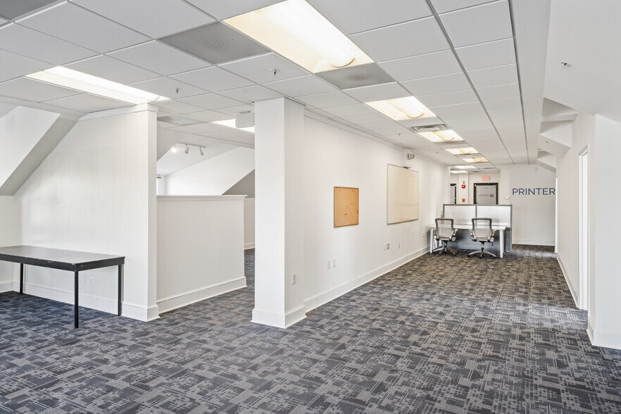 More Photos Of 602 S King St, Leesburg Medical For Sale