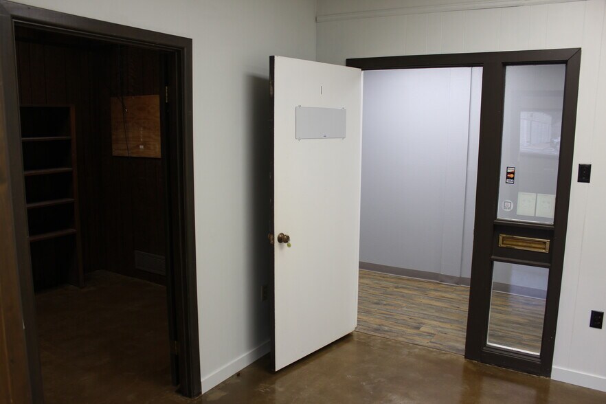 More Photos Of 3385 N 3rd St, Abilene Office For Lease