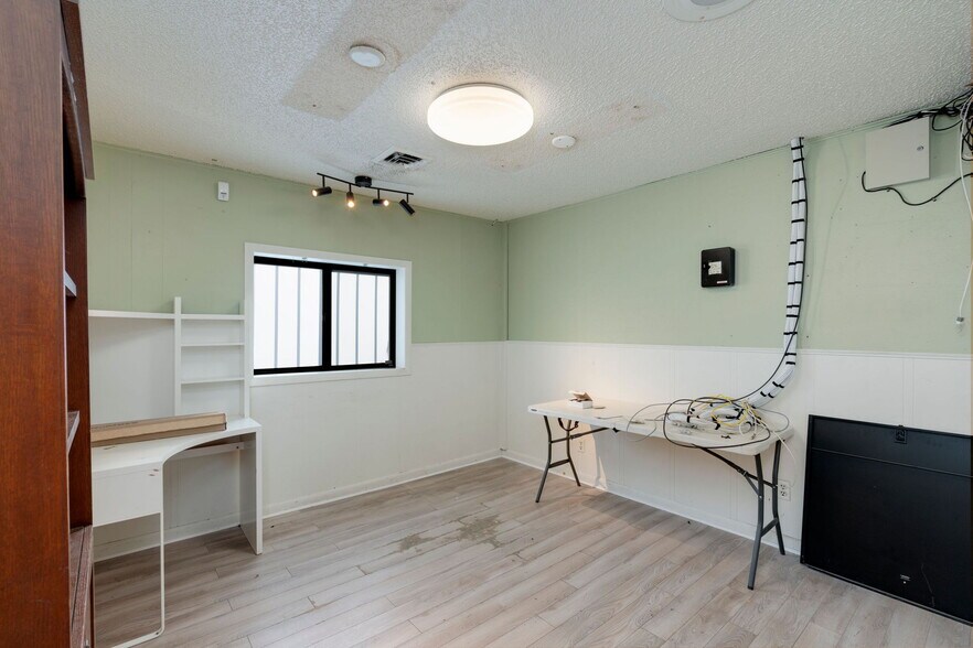 More Photos Of 2515 7th Ave, Garden City Warehouse For Lease