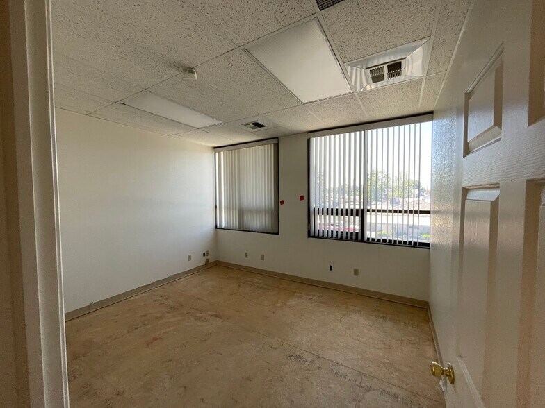 More Photos Of 2926 G St, Merced Office For Lease