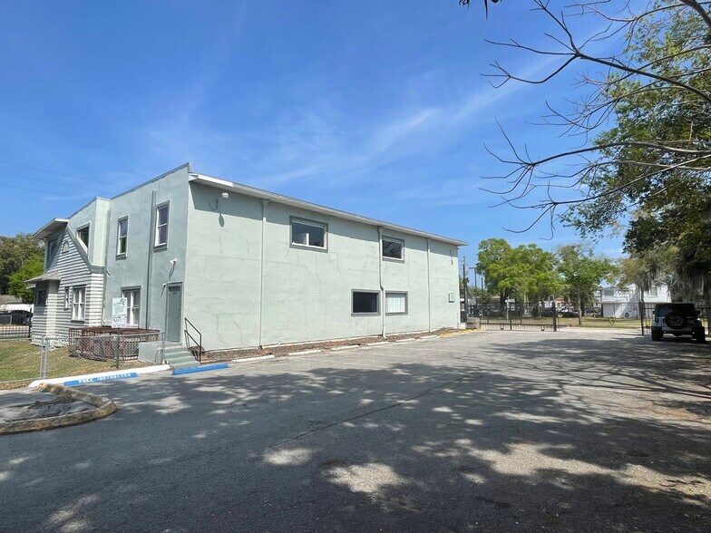 More Photos Of 710 W Colonial Dr, Orlando Office For Lease