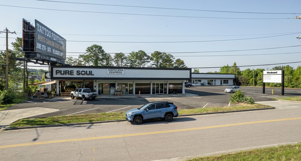 More Photos Of 4125 Durham Chapel Hill Blvd, Durham General Retail For Lease