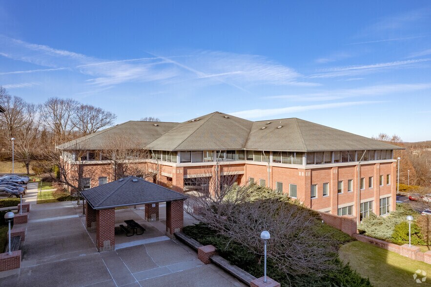 More Photos Of 300 Centerville Rd, Warwick Office For Lease