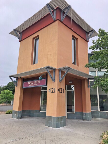 More Photos Of 421 S Cloverdale Blvd, Cloverdale Freestanding For Sale