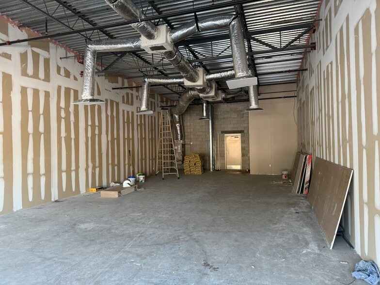 More Photos Of 2219 County Road 220, Middleburg General Retail For Sale