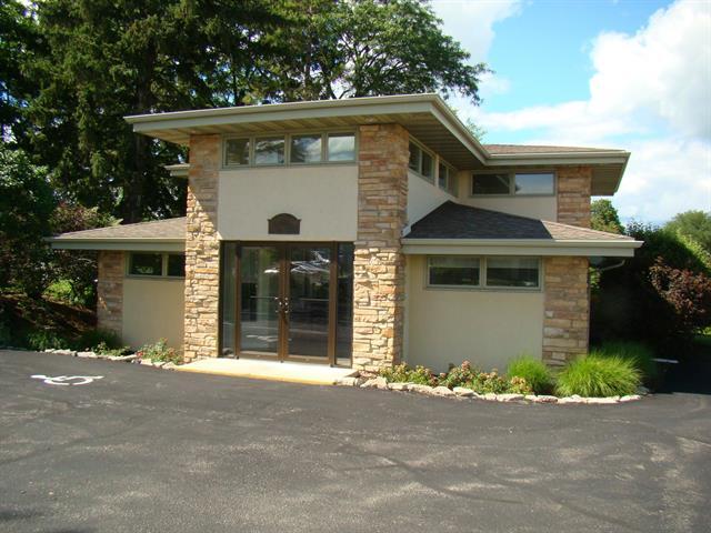 More Photos Of 718 Park Ave, Beaver Dam Office For Sale