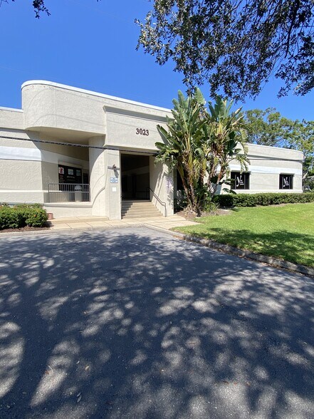 More Photos Of 3023 Eastland Blvd, Clearwater Coworking Space
