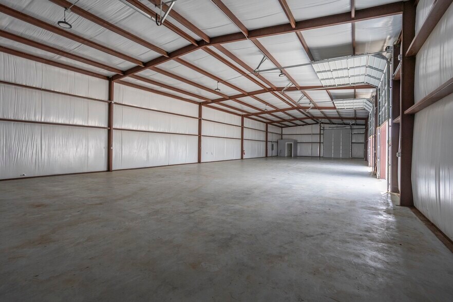 More Photos Of 5035 Dick Price Rd, Fort Worth Warehouse For Lease