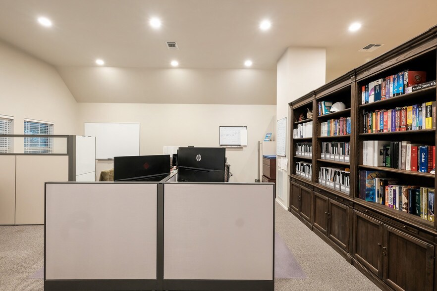 More Photos Of 13003 Jones Maltsberger Rd, San Antonio Loft Creative Space For Lease