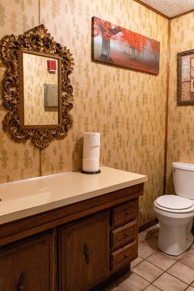 More Photos Of 13110 E 11th St, Tulsa Auto Repair For Sale