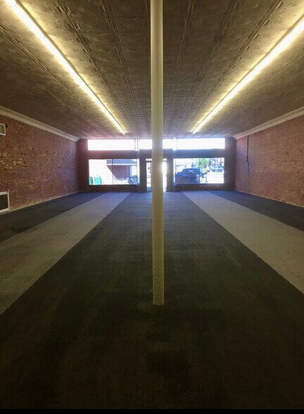 More Photos Of 103 N Jackson St, Henderson Storefront For Sale