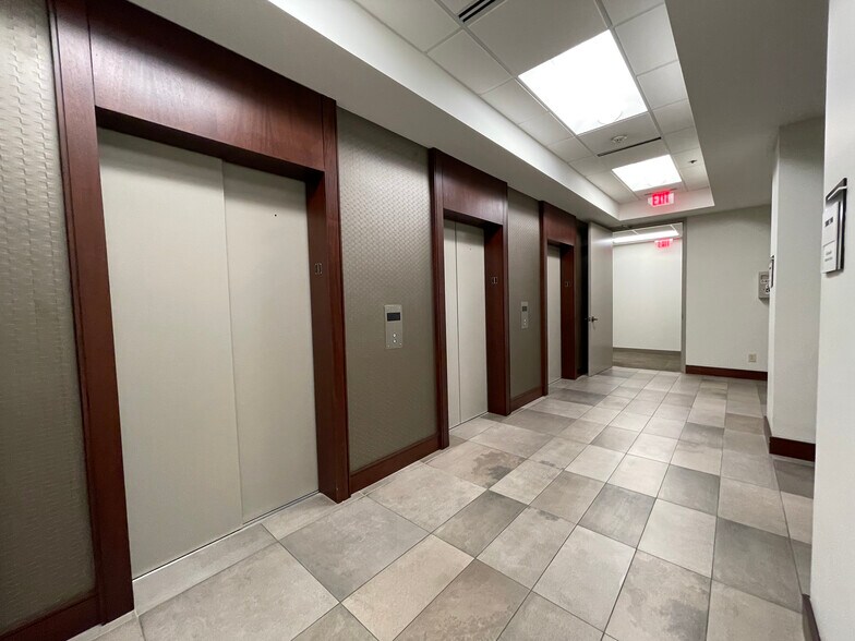 More Photos Of 1515 Ringling Blvd, Sarasota Office For Lease