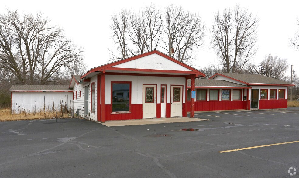 More Photos Of 701 W Highway 212, Montevideo Freestanding For Lease