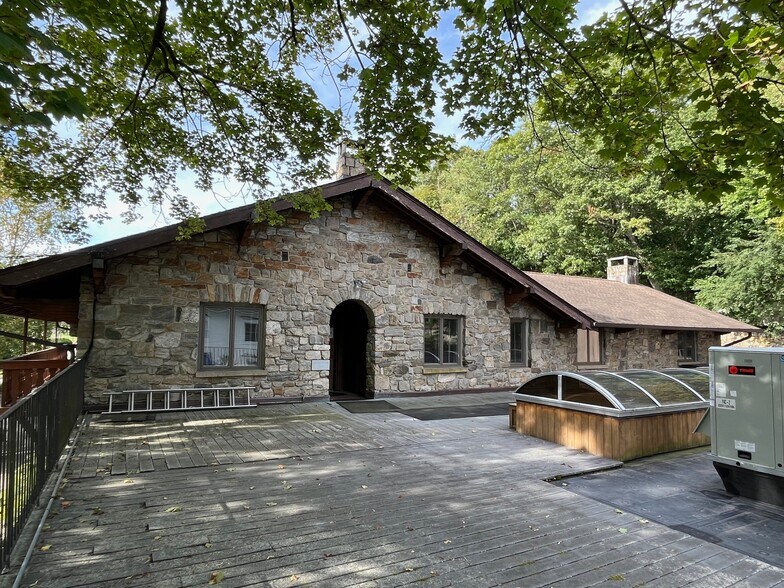 More Photos Of 212 Post Rd W, Westport Medical For Lease