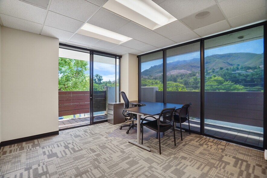 More Photos Of 30423 Canwood St, Agoura Hills Office For Sale