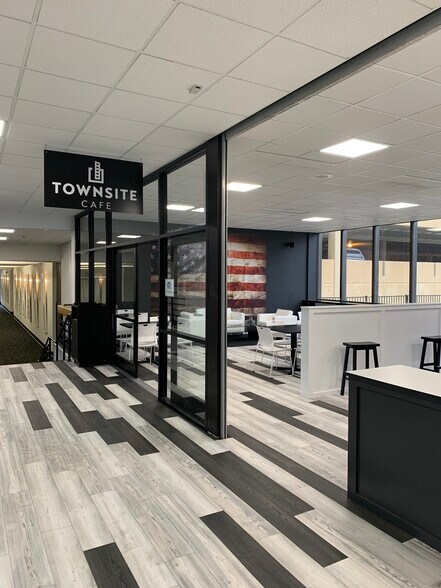 More Photos Of 534 S Kansas Ave, Topeka Office For Sale