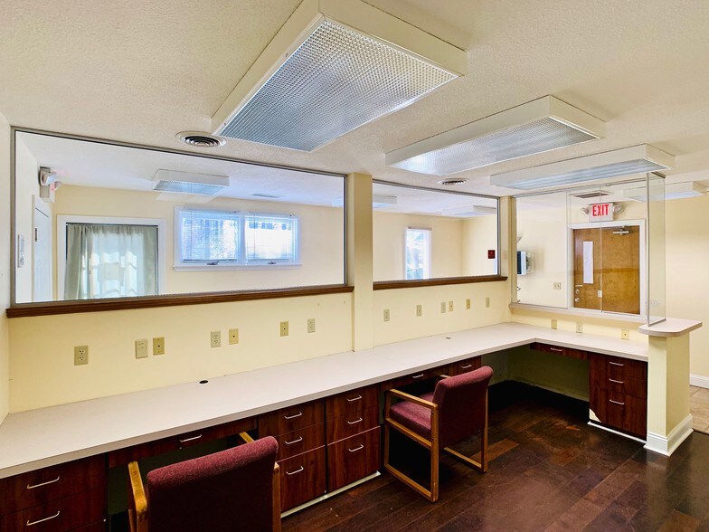 More Photos Of 435 Furnace St, Marshfield Medical For Sale