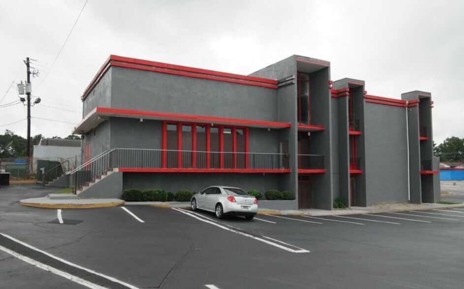 More Photos Of 4498 A Washington Rd, East Point Freestanding For Sale