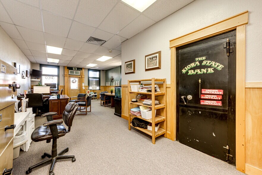 More Photos Of 228 Comanche St, Kiowa Office For Sale