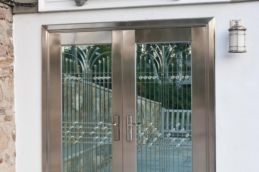 More Photos Of 15 Ketchum St, Westport Office For Lease