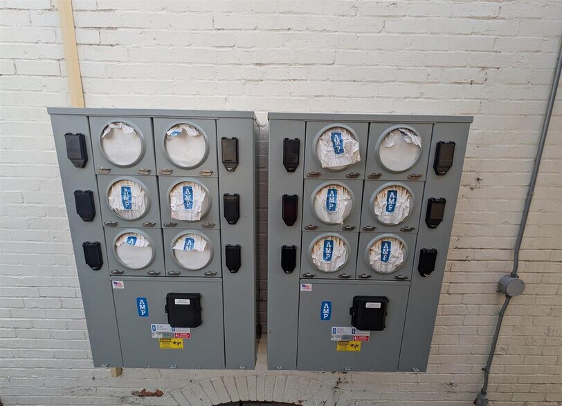 More Photos Of 601-609 NE Perry Ave, Peoria Apartments For Sale