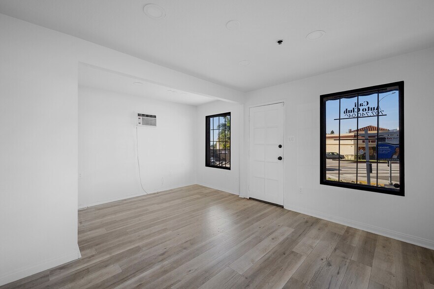 More Photos Of 7798 Foothill Blvd, Tujunga Freestanding For Sale