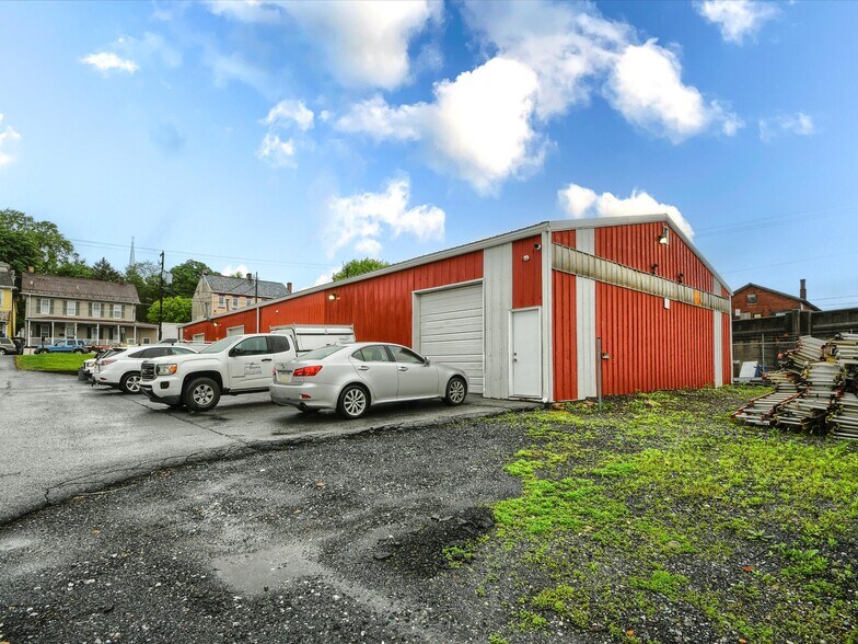 More Photos Of 610 Front St, Catasauqua Warehouse For Sale