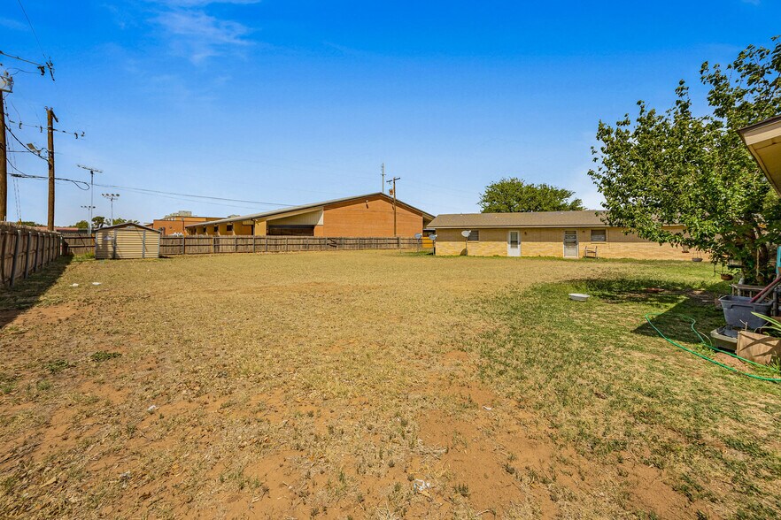 More Photos Of 501-524 Plaza Dr, Slaton Apartments For Sale