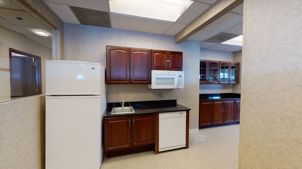 More Photos Of 6 Park Ave, Worcester Office For Lease