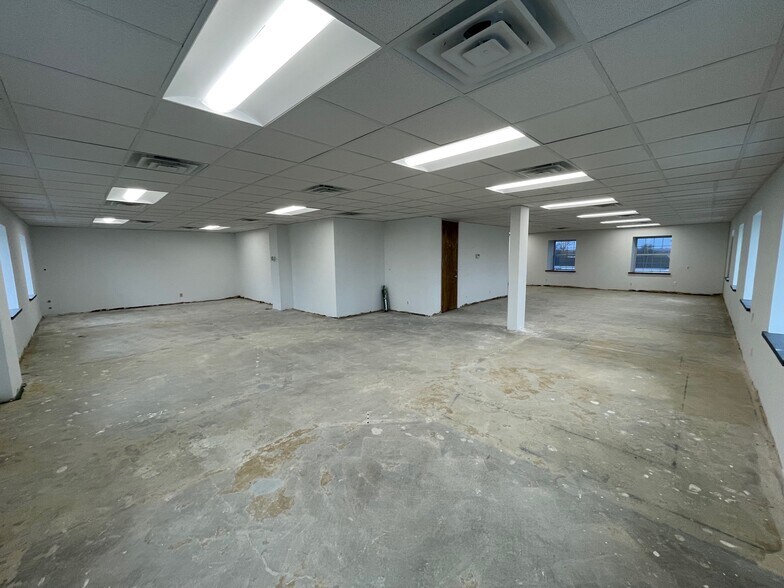 More Photos Of 15421 Clayton Rd, Ballwin Medical For Lease