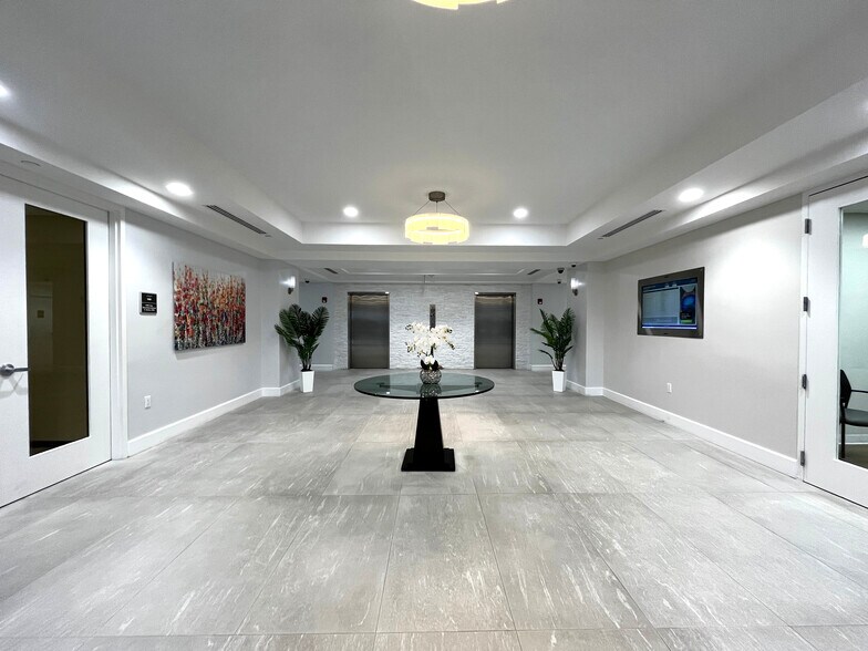 More Photos Of 999-1001 W Yamato Rd, Boca Raton Unknown For Lease