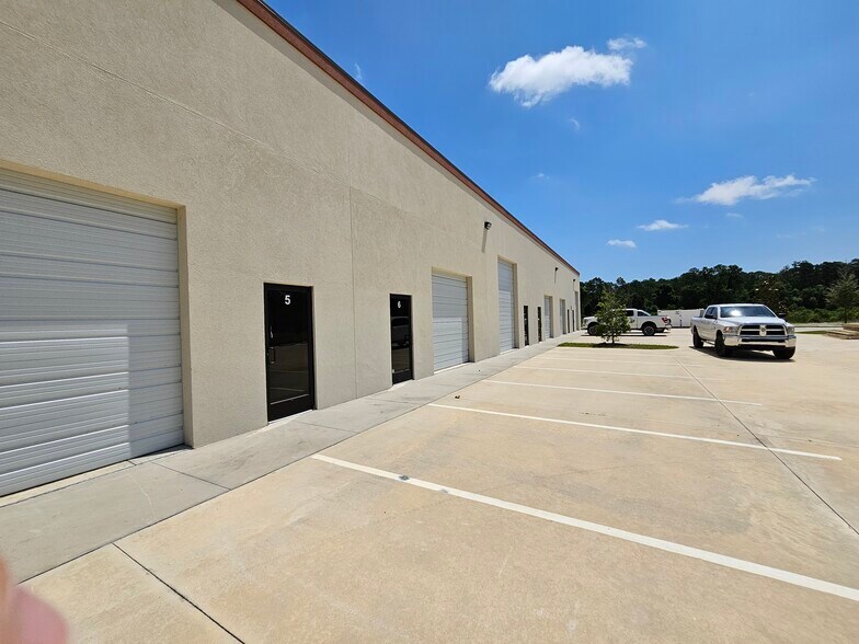 More Photos Of 2680 Stratton Blvd, Saint Augustine Light Distribution For Lease
