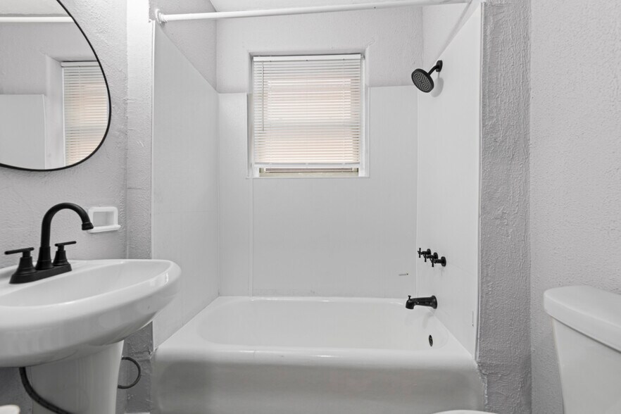 More Photos Of 3205 Kendall St, Detroit Apartments For Sale