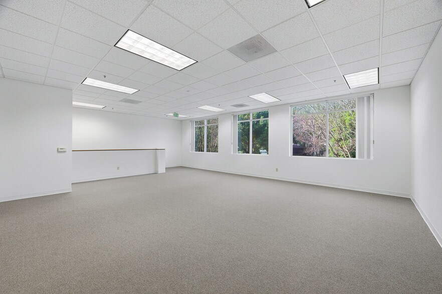 More Photos Of 2130-2162 Ringwood Ave, San Jose Showroom For Sale