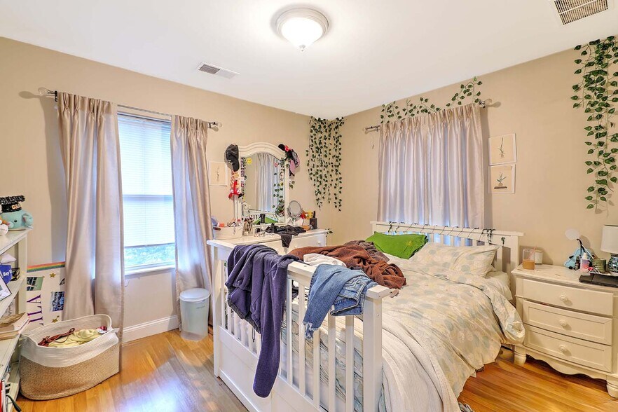 More Photos Of 183-191 Washington Rd, Barrington Apartments For Sale