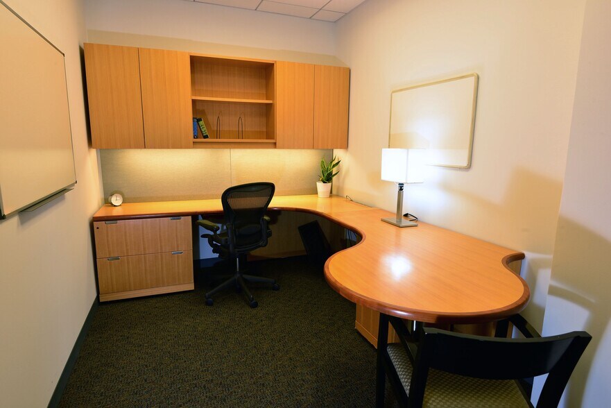 More Photos Of 8745 W Higgins Rd, Chicago Coworking Space