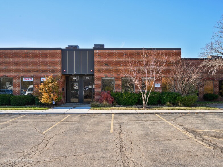 More Photos Of 610-642 Anthony Trl, Northbrook Light Distribution For Sale