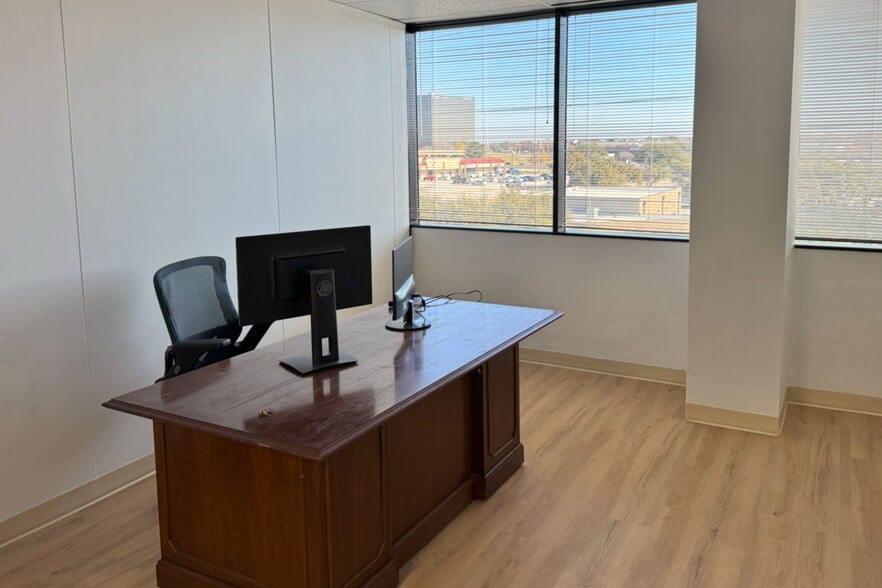 More Photos Of 400 Chisholm Pl, Plano Office For Lease